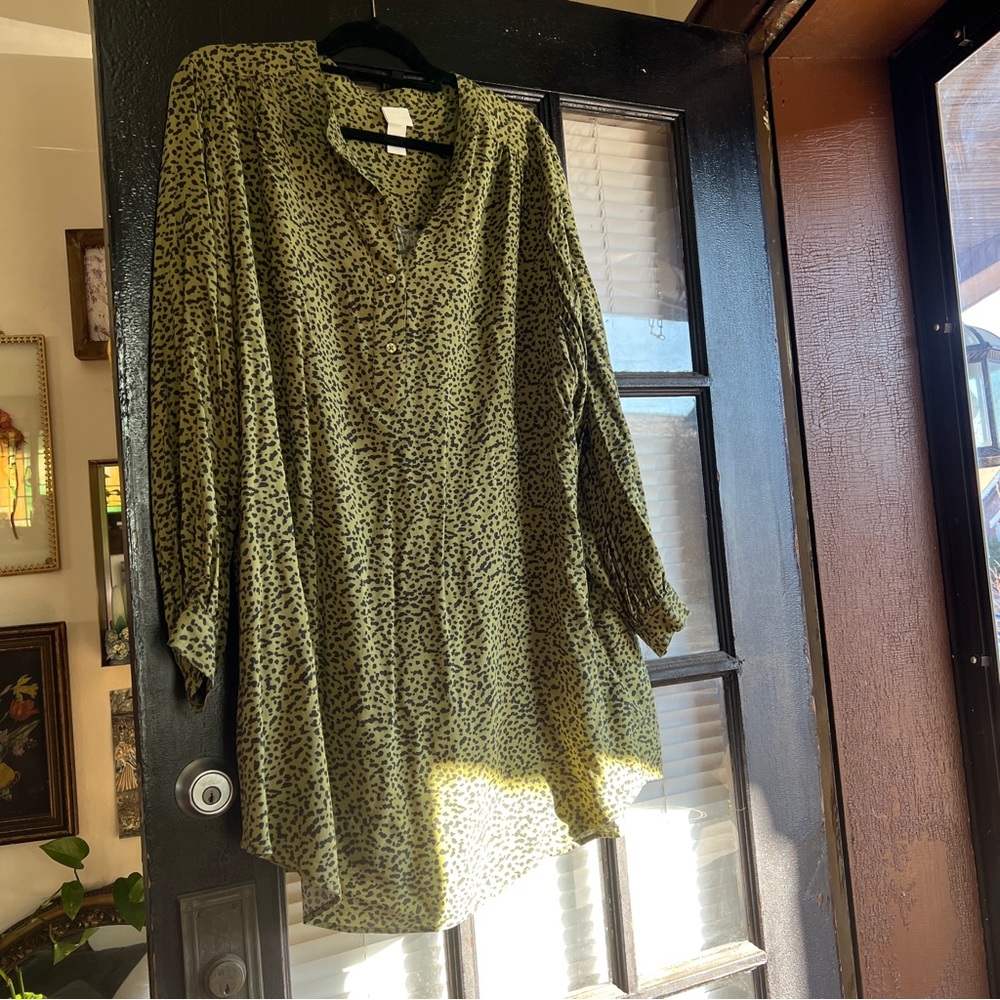 H&M green leopard tunic dress